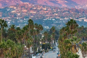 03-ANYE--Santa-Barbara-Downtown-Purple-Mountain-Castillo