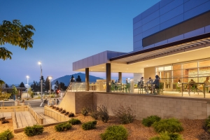 ALEX_NYE_DLR_CalPoly_Dining_1346