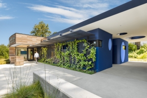 ALEX_NYE_230808_Ext_0271-Edit