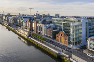 ALEX_NYE_Ireland-042_Landscape_Dublin_River_Liffey_Architecture