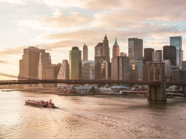 16-ALEX_NYE_NYC_New_York_City_Brooklyn_Bridge_Manhattan_skyline-3-apple-sunset