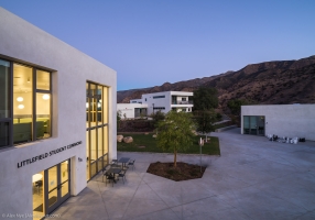 ALEX_NYE_211111_OVS_1S1A3909