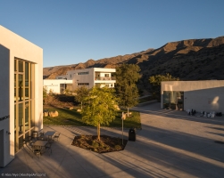 ALEX_NYE_211111_OVS_1S1A4628