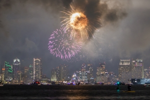 ALEX_NYE_210704_SD_Fireworks_3122